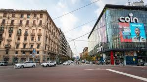 Foto Negozio in Viale Regina Margherita, Milano Montenero di 240 m²