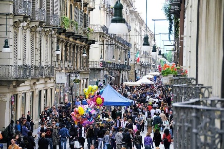 Foto Negozio in Via Giuseppe Garibaldi, Torino Quadrilatero Romano