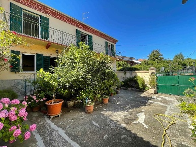 Foto Casa indipendente in VIA FORNASONE  17, San Salvatore Monferrato