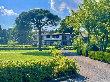 Foto Villa bifamiliare a Padenghe sul Garda Centro di 82 m² con 3 locali