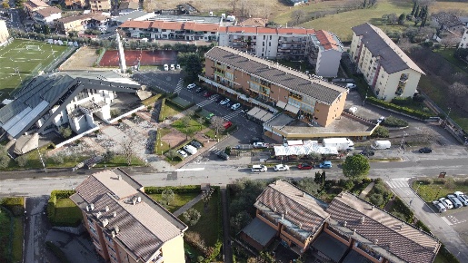 Foto Attività commerciale a Desenzano del Garda Entroterra di 250 m²