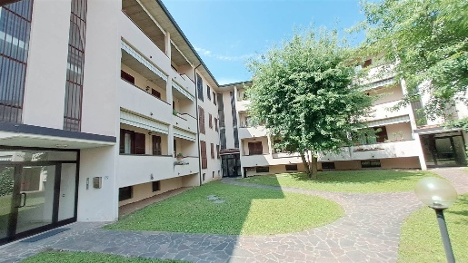 Foto Appartamento in via Mandelli 2/d, Ronco Briantino di 60 m² in vendita