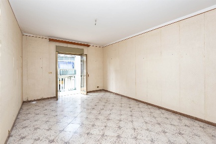 Foto Appartamento in via Rifiano 110, Aci Catena di 91 m² con 4 locali