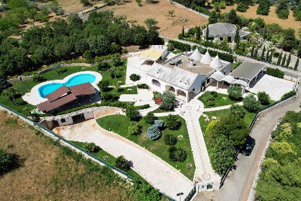 Foto Rustico in Strada Pergolo  SNC, Martina Franca di 453 m² con 5 locali