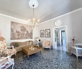 Foto Appartamento a Firenze Sant'Ambrogio di 135 m² con 7 locali in affitto