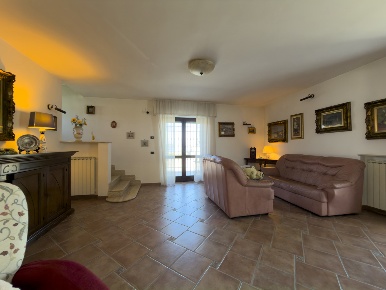 Foto Villa singola in Via LAGO PATRIA 207, Giugliano in Campania di 310 m²