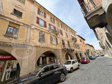 Foto Appartamento in Valobra, Carmagnola Centro di 100 m² con 4 locali