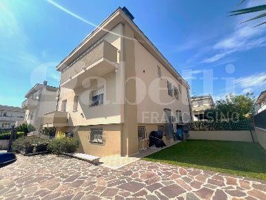 Foto Villa a schiera in Via D.Giunio Giovenale 22, Venafro Centro di 229 m²