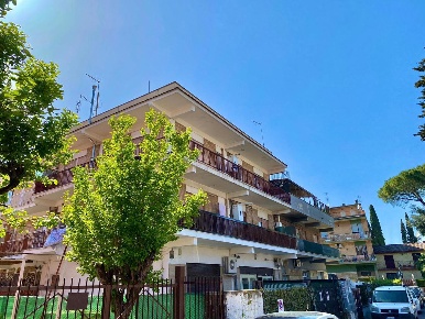 Foto Appartamento in Fuscaldo, Roma Anagnina di 95 m² con 3 locali