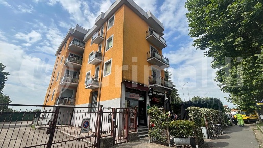 Foto Appartamento in Viale Mazzini 106, Abbiategrasso di 103 m² in vendita