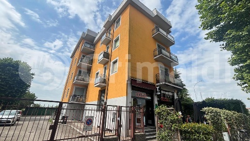 Foto Appartamento in Viale Mazzini 106, Abbiategrasso di 103 m² in vendita