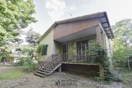 Foto Casa indipendente in Via Bentivoglio, Modena Modena Est di 182 m²