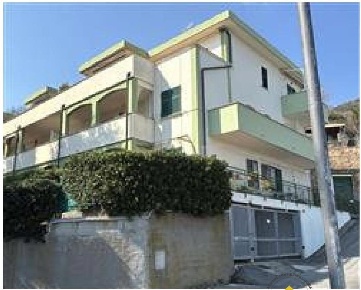 Foto Appartamento in Via Pian dei Rossi, Bergeggi di 78 m² con 3 locali
