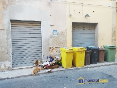 Foto Locale commerciale a Pachino Centro di 44 m² con 2 locali in vendita