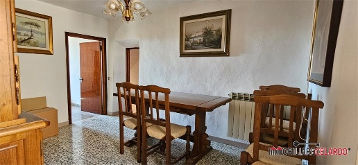 Foto Appartamento a Casole d'Elsa Centro di 130 m² con 6 locali in vendita