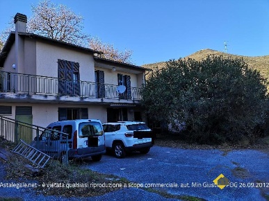 Foto Appartamento in Via Magnone, Ceriale Centro di 219 m² con 7 locali