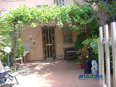 Foto Villa unifamiliare a Montalbano Elicona Centro di 60 m² con 3 locali