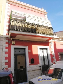 Foto Casa indipendente a Pachino Centro di 200 m² con 5 locali in vendita