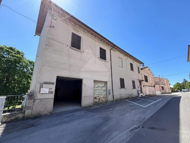 Foto Appartamento in via isonzo, Sigillo Centro di 83 m² con 4 locali