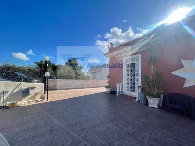 Foto Villa unifamiliare in Traversa Stradigò, Siracusa Maeggio con 5 locali