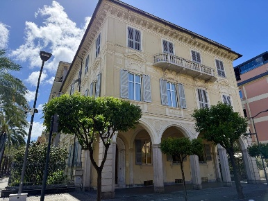 Foto Appartamento in Corso millo, Chiavari Centro di 324 m² con 12 locali