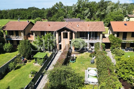 Foto Appartamento a Daverio Centro di 80 m² con 3 locali in vendita