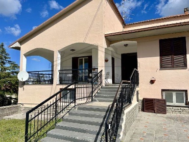 Foto Villa bifamiliare in via Giovanni Falcone, Montefiascone Centro