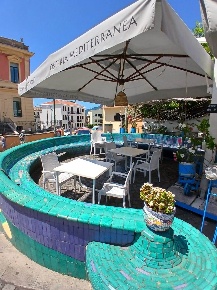 Foto Attività commerciale in piazza ferrigno, Vietri sul Mare Centro