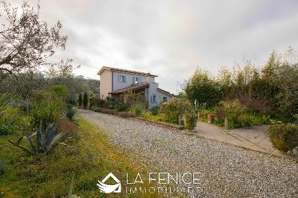 Foto Villa unifamiliare in VIA MONTE FOSCO, La Spezia di 216 m² in vendita