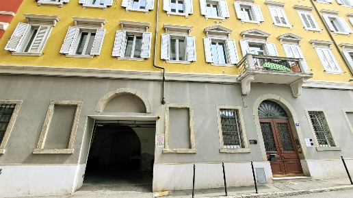 Foto Garage in toti  4, Trieste Largo Barriera - Ospedale Maggiore di 10 m²
