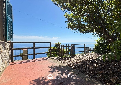 Foto Appartamento in LOCALITà SAN BERNARDINO 21, Vernazza di 211 m²