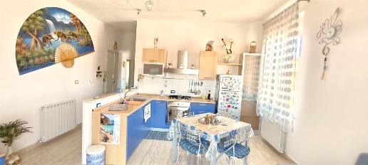 Foto Appartamento a Cecina Cecina Centro di 95 m² con 4 locali in vendita