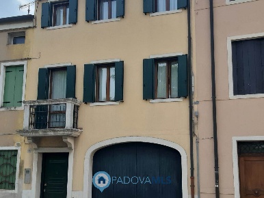 Foto Villa a schiera a Monselice Centro di 220 m² con 6 locali in vendita