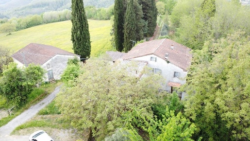 Foto Rustico a Fivizzano Centro di 420 m² con 7 locali in vendita