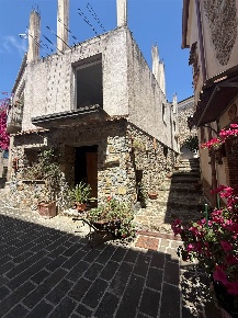 Foto Appartamento a Ispani Centro di 135 m² con 6 locali in vendita