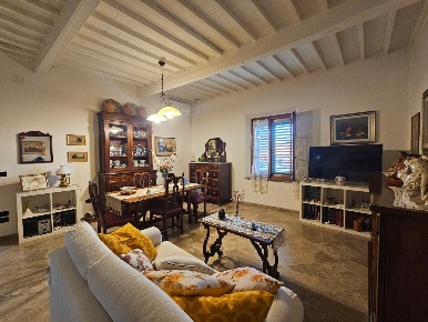 Foto Appartamento a Collesalvetti Centro di 136 m² con 6 locali in vendita