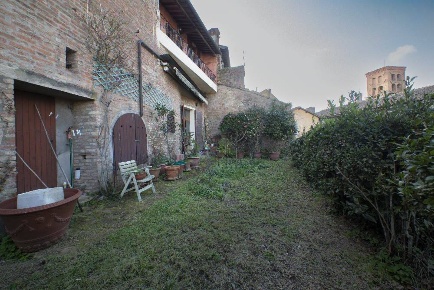 Foto Appartamento a Siena Pispini di 200 m² con 6 locali in vendita
