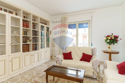 Foto Appartamento in Corso Sicilia, Acireale di 177 m² con 7 locali