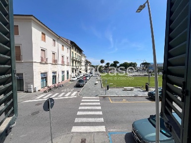 Foto Appartamento a Viareggio Centro di 92 m² con 6 locali in vendita