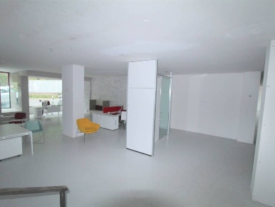 Foto Negozio a Siena Petriccio - Acquacalda di 770 m² in vendita