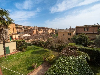 Foto Appartamento a Siena Piazza del Campo - Duprè di 85 m² con 5 locali