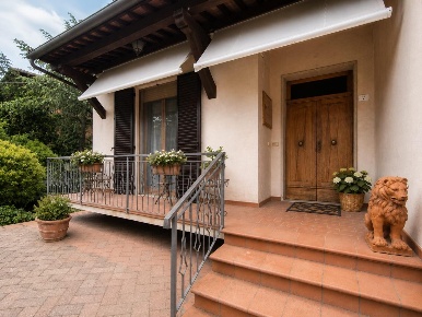 Foto Villa unifamiliare a Torrita di Siena di 320 m² con 7 locali