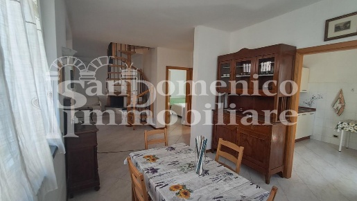 Foto Casa indipendente a Cascina Centro di 135 m² con 5 locali in vendita