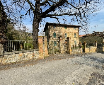 Foto Casa indipendente a Montaione San Miniato Basso di 360 m² in vendita
