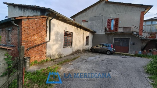 Foto Appartamento a Lamporecchio Centro di 200 m² con 5 locali in vendita