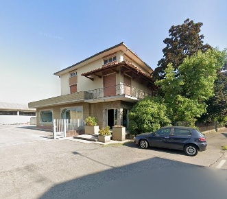Foto Negozio a Palazzolo sull'Oglio Centro di 554 m² con 5 locali