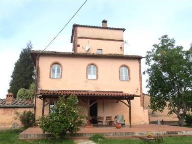 Foto Villa unifamiliare a Castelnuovo Berardenga di 630 m² con 6 locali