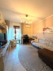 Foto Appartamento a Massa Marina di Massa Centro di 123 m² con 5 locali