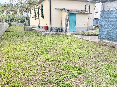 Foto Casa indipendente a San Miniato di 125 m² con 6 locali in vendita