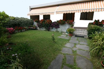 Foto Appartamento a Carrara Marina di Carrara di 85 m² con 3 locali
